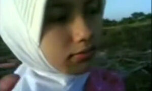 Arab girls have sex at the beach