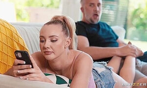 Paisley Porter - Exxtra - Curvy Dirt