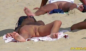 Big Tits Milf With Shaved Pussy Loves Public Nude Su