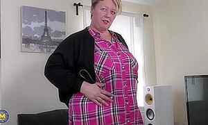 Lesley In British Mature Bbw Showing Off Her Big Tits