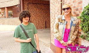 Victoria Vera Fait Face A Un Amateur Avec Une Grosse