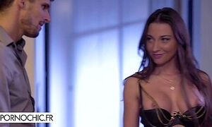 Femme Fatale At Fmmm Dirt - Nikita Bellucci