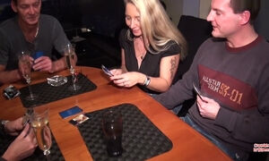 Fick sie doch direkt auf dem Tisch