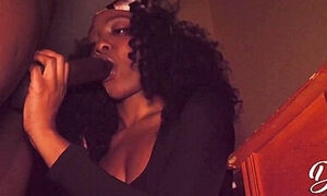 Amateur Kelly Makes A Late Night Rendezvous To Get A Creampie