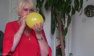 Blowing Up Balloons - Sparkle