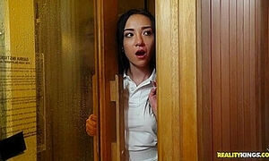 Kiley Jay, Phoenix Marie And Reagan Foxx In Towel Girl