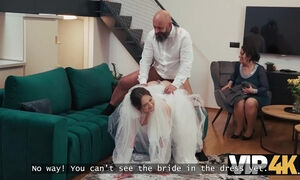 Neeo And Vixi Rafis Watching By