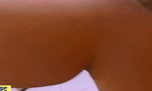 Dei pra tanta gente mamar as minhas tetas, amo dar de mamar pra estranhos.Tem uma puta casada mais vadia que eu?!?!