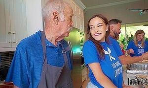 Rissa May In Boobs Bank