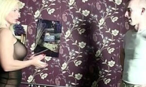 German Step Mom - DEUTSCHE MUTTER NADJA WIRD VOM STIEF SOHN ANAL GEFICKT