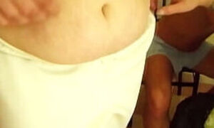 Reife BBW Hausfrau von Freunden ihres Sohnes bei Amateur Gruppensex Anal gefickt