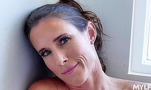 Sofie Marie In Bath Toy Bombshell