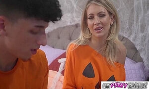 I Can Keep A Secret If You Can - Sex Deprived Stepmom Squirts On Massive Cock